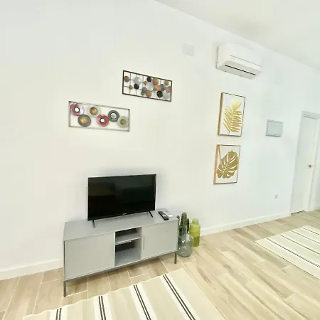 Puente Praga Aparment Apartment Madrid Exterior photo