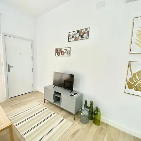 Puente Praga Aparment Apartment Madrid Exterior photo